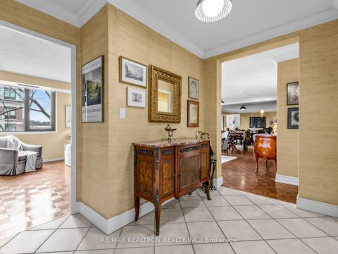 Photo 5 at 404 - 260 Heath Street W, Forest Hill South, Toronto