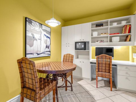 Photo 11 at 404 - 260 Heath Street W, Forest Hill South, Toronto