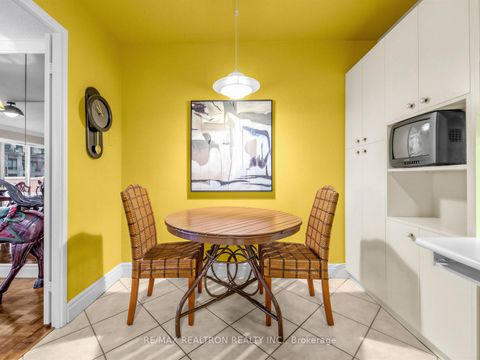 Photo 12 at 404 - 260 Heath Street W, Forest Hill South, Toronto