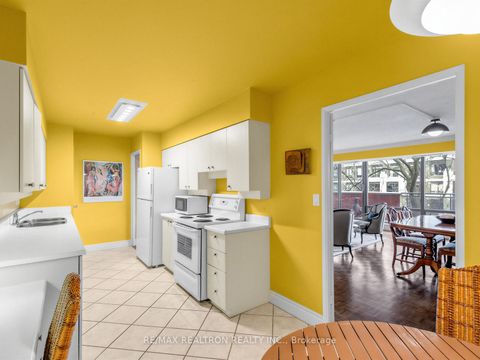 Photo 13 at 404 - 260 Heath Street W, Forest Hill South, Toronto