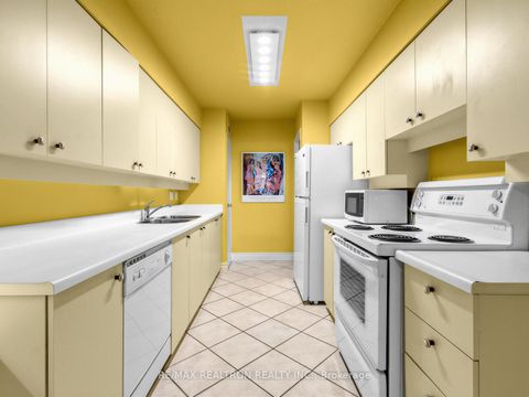 Photo 14 at 404 - 260 Heath Street W, Forest Hill South, Toronto