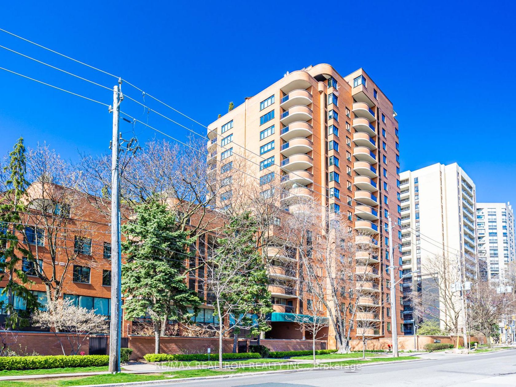 404 - 260 Heath Street W, Forest Hill South, Toronto photo number 2