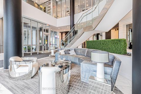 Photo 3 at 301 - 9471 Yonge Street, Observatory, Richmond Hill