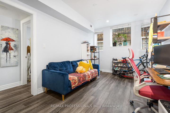 Photo 4 at 105 - 412 Jarvis Street, Yonge Corridor, Toronto