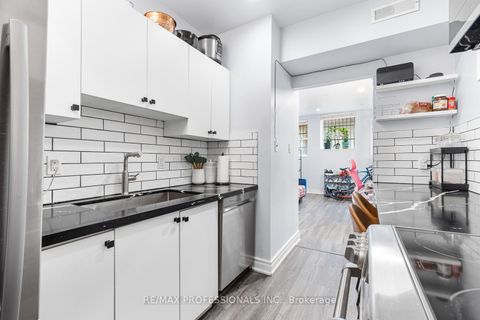 Photo 8 at 105 - 412 Jarvis Street, Yonge Corridor, Toronto