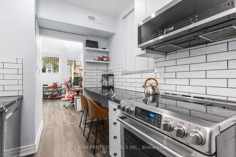 Photo 10 at 105 - 412 Jarvis Street, Yonge Corridor, Toronto