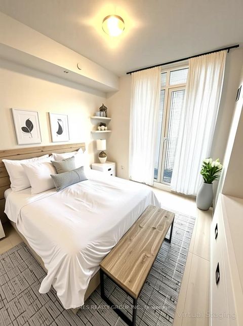 Photo 2 at 2003 - 8 Eglinton Avenue E, Mount Pleasant West, Toronto