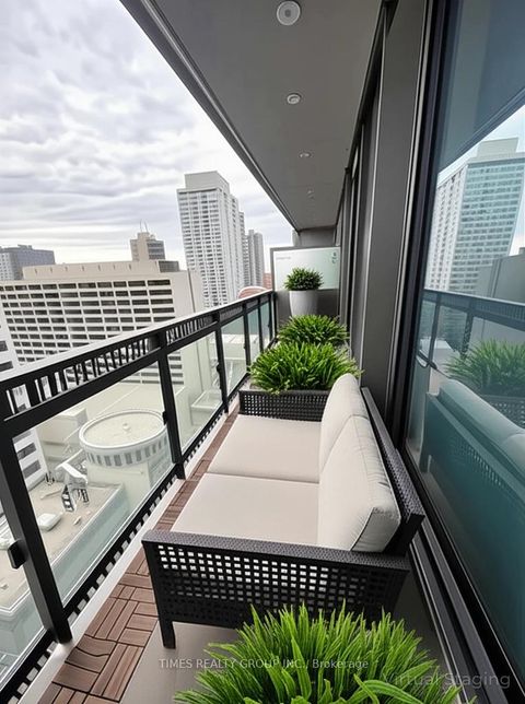 Photo 4 at 2003 - 8 Eglinton Avenue E, Mount Pleasant West, Toronto