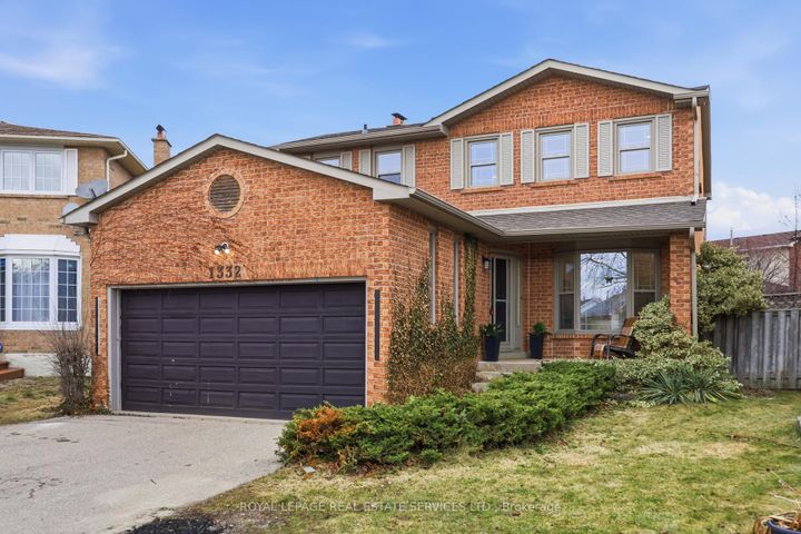 Photo 2 at 1332 Quinpool Court, Creditview, Mississauga