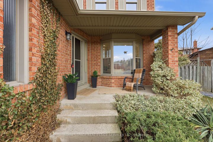 Photo 5 at 1332 Quinpool Court, Creditview, Mississauga