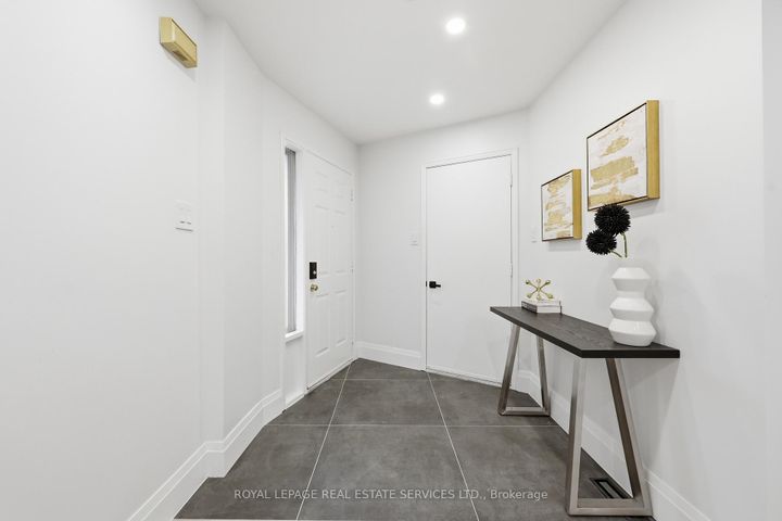 Photo 6 at 1332 Quinpool Court, Creditview, Mississauga