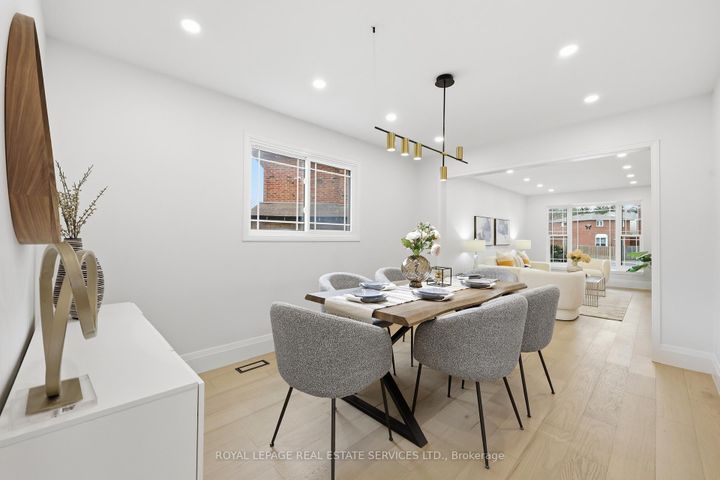 Photo 10 at 1332 Quinpool Court, Creditview, Mississauga