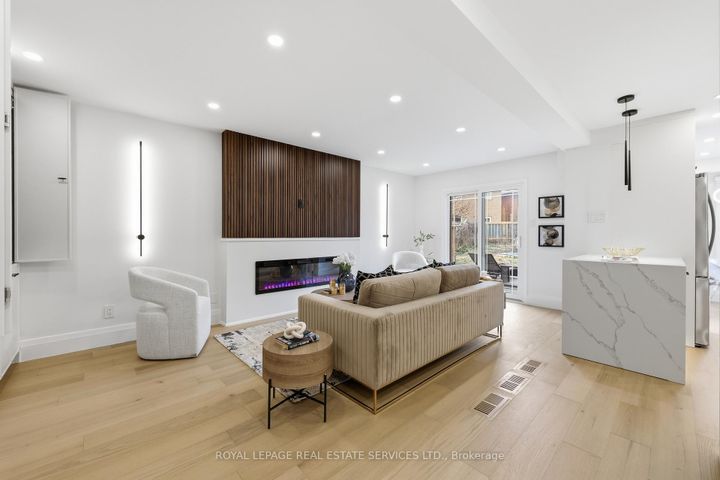 Photo 11 at 1332 Quinpool Court, Creditview, Mississauga