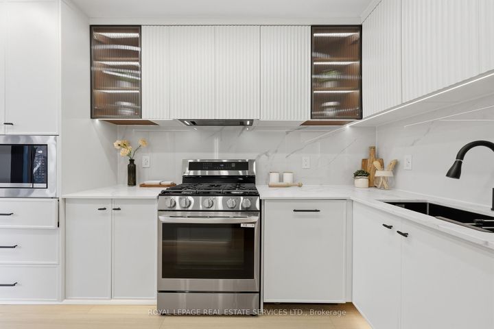 Photo 15 at 1332 Quinpool Court, Creditview, Mississauga