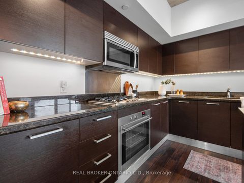 Photo 8 at 1502 - 375 King Street W, Waterfront Communities C1, Toronto