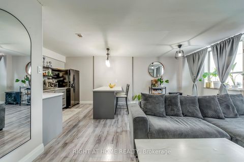Photo 8 at 103 - 3460 Keele Street, York University Heights, Toronto