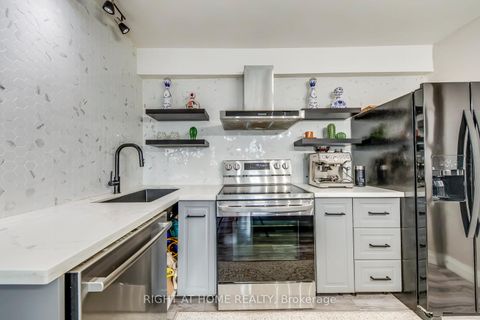 Photo 13 at 103 - 3460 Keele Street, York University Heights, Toronto