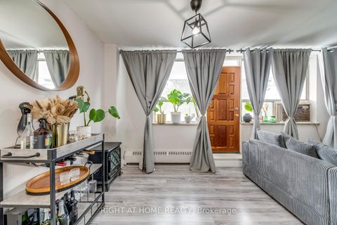 Photo 17 at 103 - 3460 Keele Street, York University Heights, Toronto