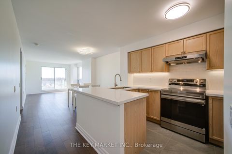 Photo 11 at 2007 - 21 Hillcrest Avenue, Willowdale East, Toronto