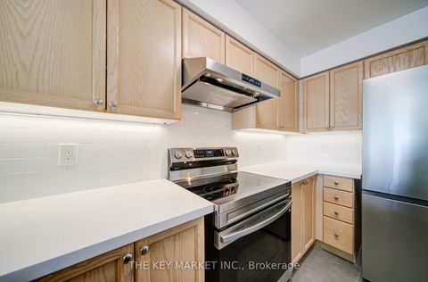 Photo 18 at 2007 - 21 Hillcrest Avenue, Willowdale East, Toronto