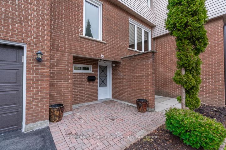Photo 2 at 45 - 3175 Kirwin Avenue, Cooksville, Mississauga