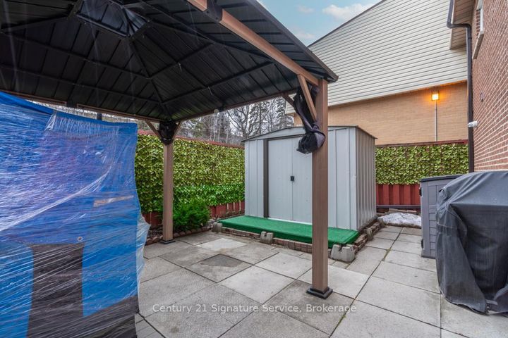 Photo 3 at 45 - 3175 Kirwin Avenue, Cooksville, Mississauga