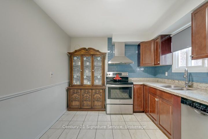 Photo 13 at 45 - 3175 Kirwin Avenue, Cooksville, Mississauga