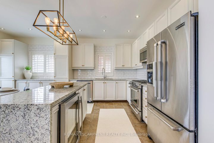 Photo 12 at 4200 Fuller Crescent, Alton, Burlington