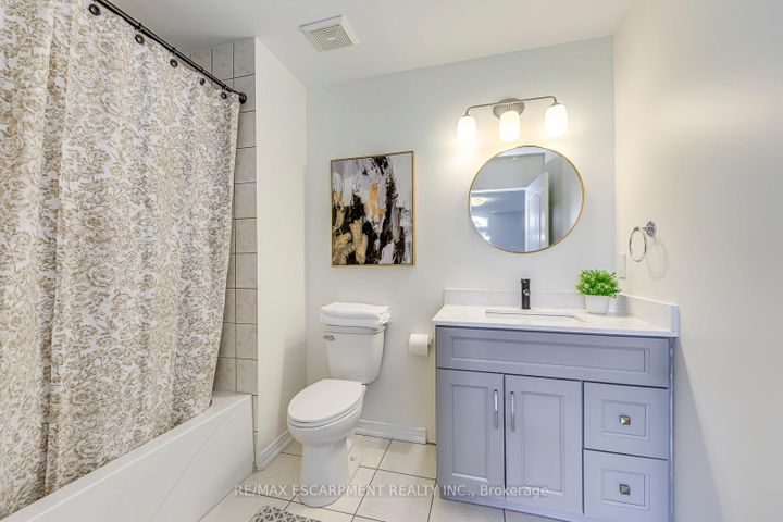 Photo 26 at 4200 Fuller Crescent, Alton, Burlington