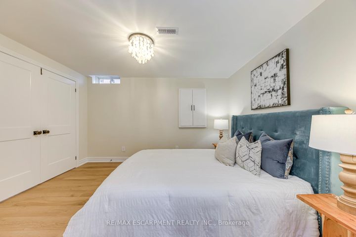 Photo 34 at 4200 Fuller Crescent, Alton, Burlington