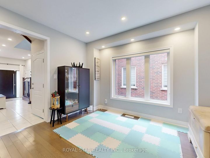 Photo 4 at 20 Walworth Street, Georgetown, Halton Hills