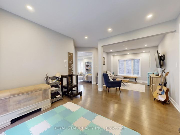 Photo 5 at 20 Walworth Street, Georgetown, Halton Hills