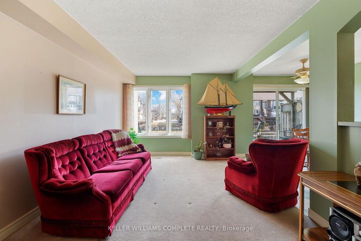Photo 8 at 10 - 85 Edgewater Drive, Lakeshore, Hamilton