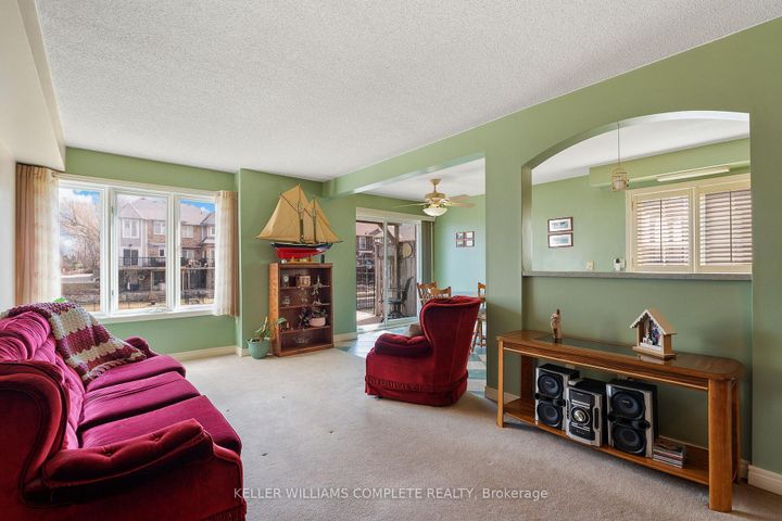 Photo 9 at 10 - 85 Edgewater Drive, Lakeshore, Hamilton