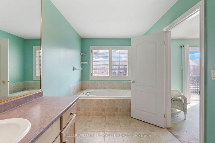 Photo 23 at 10 - 85 Edgewater Drive, Lakeshore, Hamilton