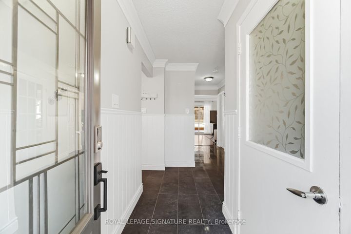 Photo 3 at 48 Evalene Court, Heart Lake West, Brampton