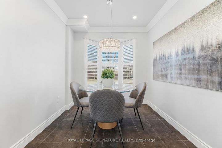 Photo 12 at 48 Evalene Court, Heart Lake West, Brampton