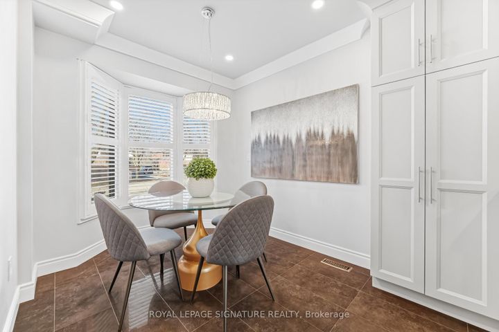 Photo 13 at 48 Evalene Court, Heart Lake West, Brampton