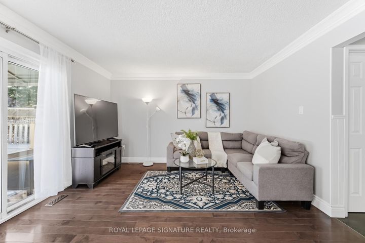 Photo 16 at 48 Evalene Court, Heart Lake West, Brampton