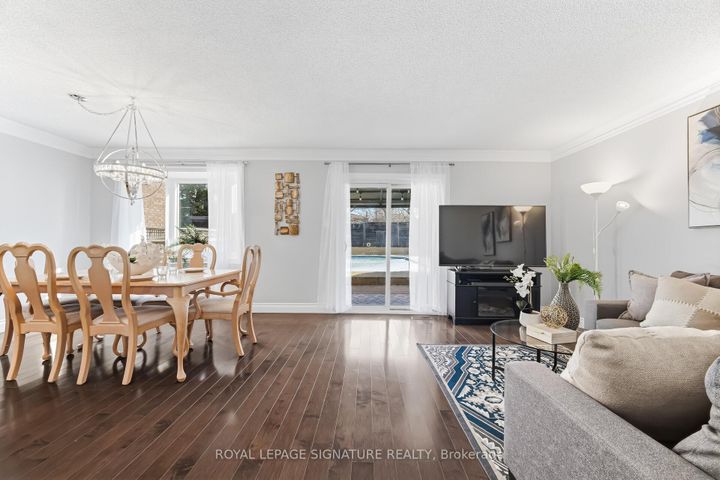 Photo 18 at 48 Evalene Court, Heart Lake West, Brampton