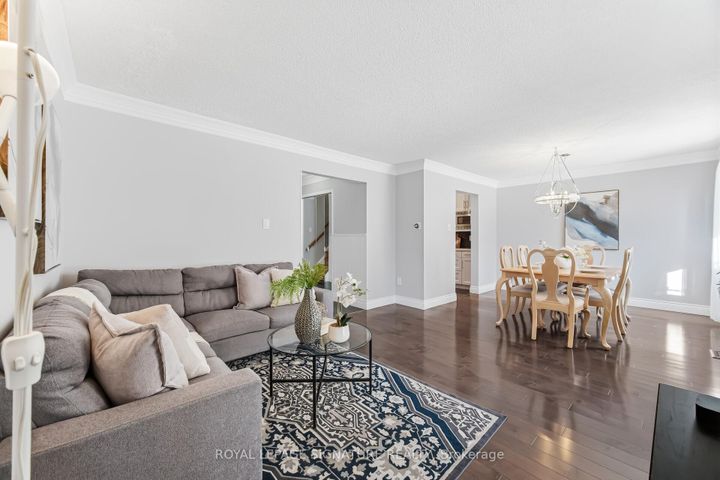 Photo 19 at 48 Evalene Court, Heart Lake West, Brampton