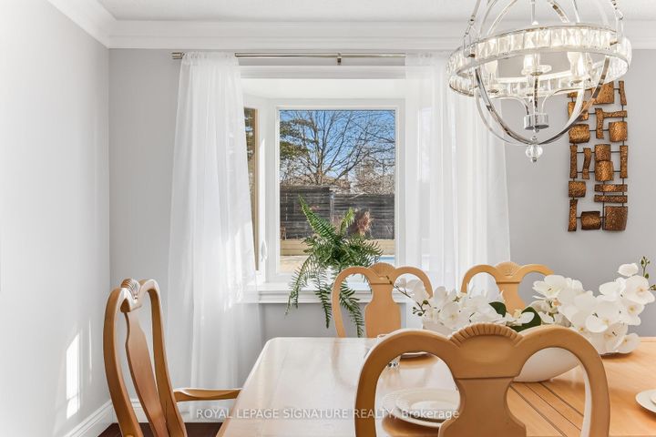 Photo 23 at 48 Evalene Court, Heart Lake West, Brampton