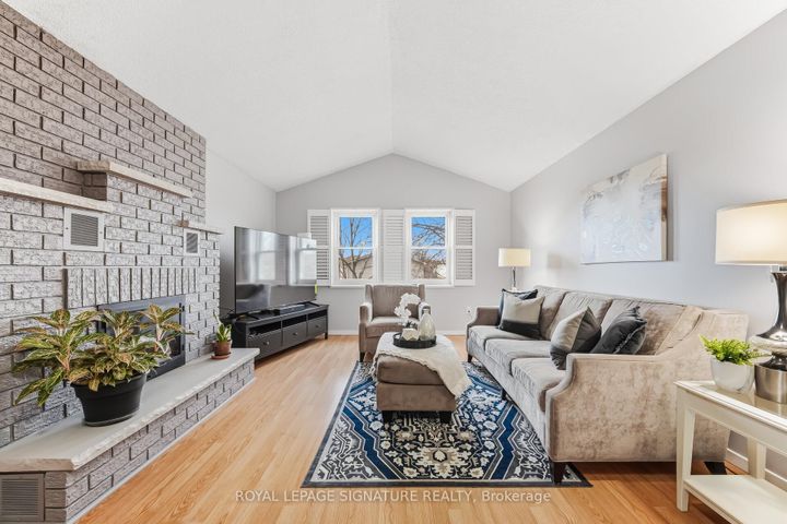 Photo 27 at 48 Evalene Court, Heart Lake West, Brampton