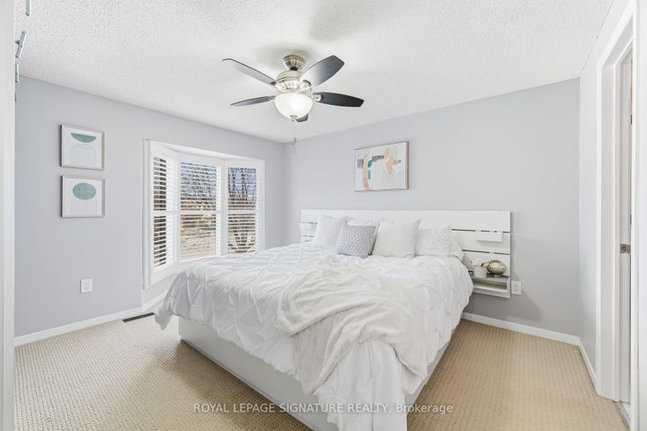 Photo 30 at 48 Evalene Court, Heart Lake West, Brampton