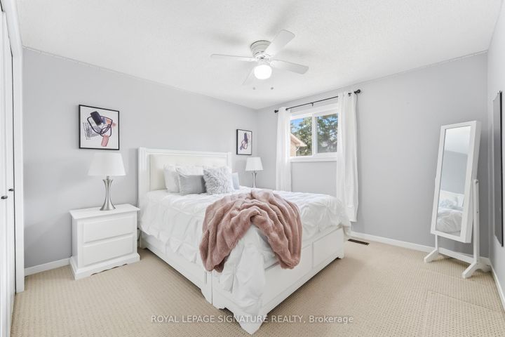 Photo 34 at 48 Evalene Court, Heart Lake West, Brampton