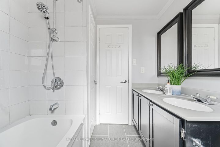 Photo 39 at 48 Evalene Court, Heart Lake West, Brampton