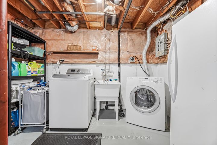 Photo 43 at 48 Evalene Court, Heart Lake West, Brampton