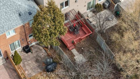 Photo 5 at 12 Yellowood Circle, Patterson, Vaughan