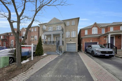 Photo 7 at 12 Yellowood Circle, Patterson, Vaughan