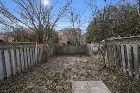 Photo 14 at 12 Yellowood Circle, Patterson, Vaughan